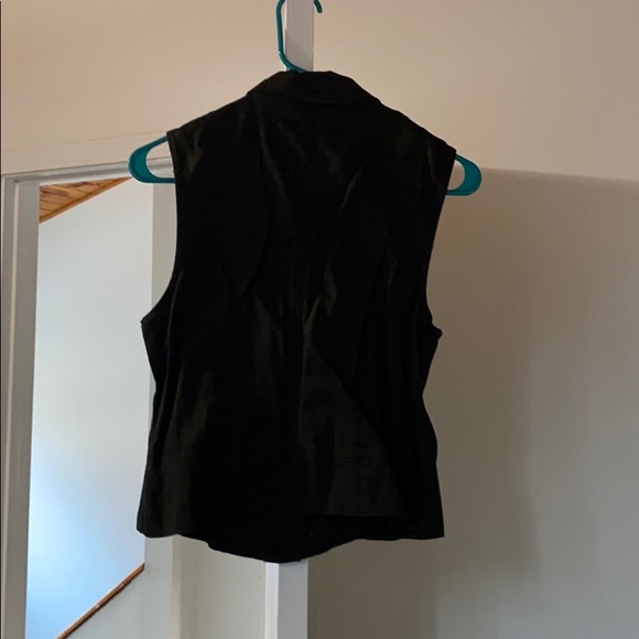 Vest - Picture 3 of 3